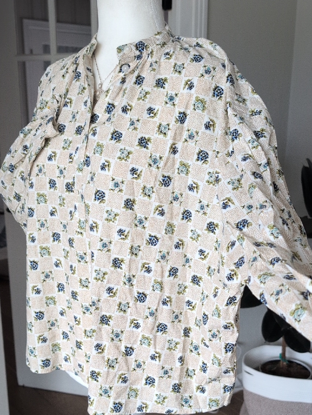 NWT Universal Thread Cream Floral  Long-Sleeve Peasant Top Shirt XS - Picture 5 of 9